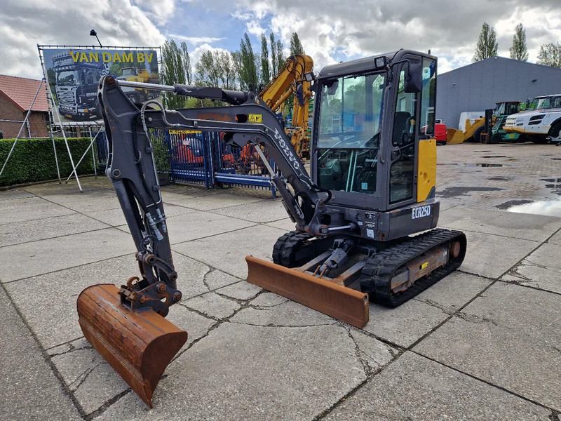Volvo ECR25D met 2562 uur - Mini-ekskavators: foto 1 Volvo ECR25D met 2562 uur - Mini-ekskavators: foto 1