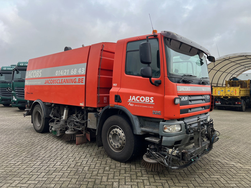 DAF CF75.250 - Ielu tīrīšanas mašīna: foto 3 DAF CF75.250 - Ielu tīrīšanas mašīna: foto 3