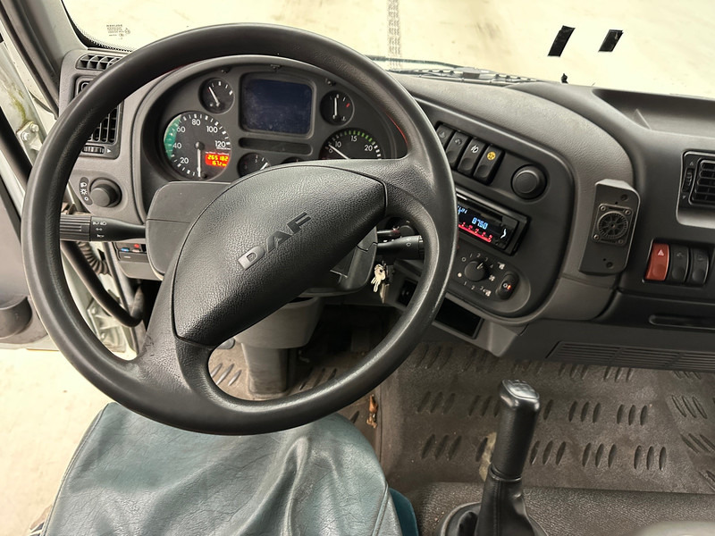Kravas automašīna ar slēgto virsbūvi DAF LF45.150 - service truck: foto 9