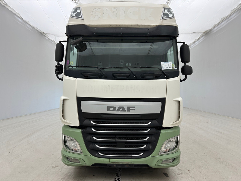 DAF XF 460 Super Space Cab - Kravas automašīna ar tentu: foto 2 DAF XF 460 Super Space Cab - Kravas automašīna ar tentu: foto 2