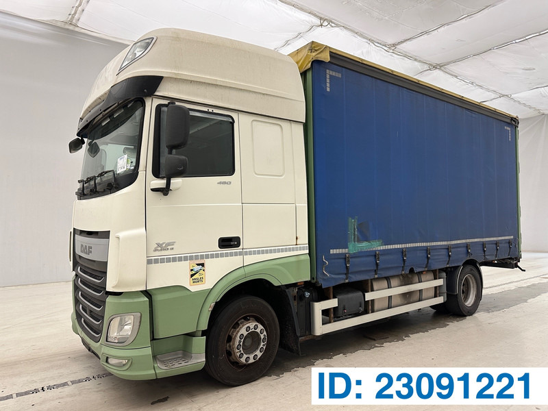 DAF XF 460 Super Space Cab - Kravas automašīna ar tentu: foto 1 DAF XF 460 Super Space Cab - Kravas automašīna ar tentu: foto 1