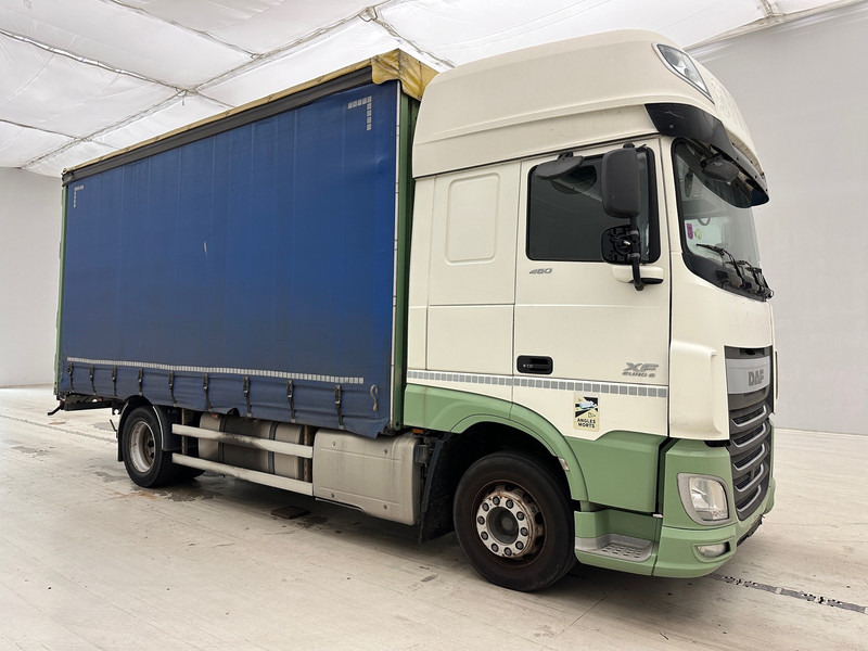 DAF XF 460 Super Space Cab - Kravas automašīna ar tentu: foto 3 DAF XF 460 Super Space Cab - Kravas automašīna ar tentu: foto 3