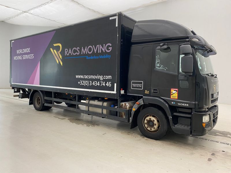 Iveco Eurocargo 140E28 - Kravas automašīna ar slēgto virsbūvi: foto 3 Iveco Eurocargo 140E28 - Kravas automašīna ar slēgto virsbūvi: foto 3