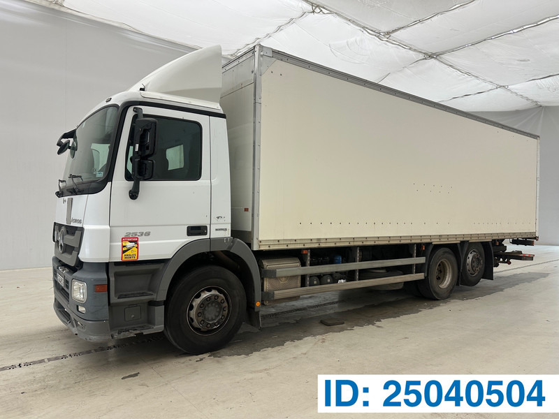 Mercedes-Benz Actros 2536 - 6x2 - Kravas automašīna ar slēgto virsbūvi: foto 1 Mercedes-Benz Actros 2536 - 6x2 - Kravas automašīna ar slēgto virsbūvi: foto 1