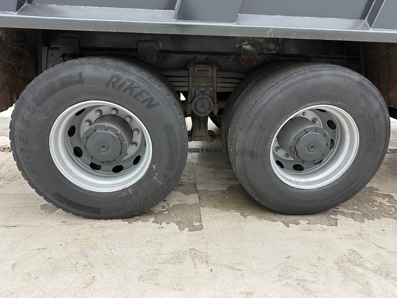 Mercedes-Benz Actros 2631K - 6X4 - Kravas automašīna pašizgāzējs: foto 4 Mercedes-Benz Actros 2631K - 6X4 - Kravas automašīna pašizgāzējs: foto 4