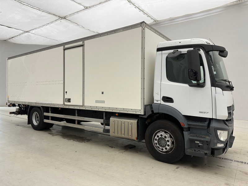 Mercedes-Benz Antos 1827 - Kravas automašīna ar slēgto virsbūvi: foto 3 Mercedes-Benz Antos 1827 - Kravas automašīna ar slēgto virsbūvi: foto 3