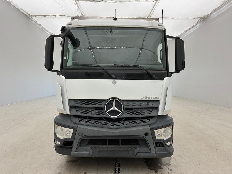 Mercedes-Benz Antos 1827 - Kravas automašīna ar slēgto virsbūvi: foto 2 Mercedes-Benz Antos 1827 - Kravas automašīna ar slēgto virsbūvi: foto 2