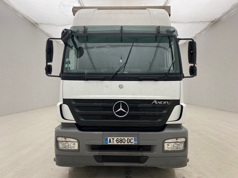 Mercedes-Benz Axor 1824 - Kravas automašīna ar tentu: foto 2 Mercedes-Benz Axor 1824 - Kravas automašīna ar tentu: foto 2