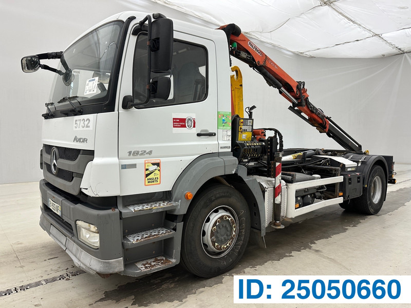 Mercedes-Benz Axor 1824 - Pacēlājs ar āķi, Kravas auto ar manipulatoru: foto 1 Mercedes-Benz Axor 1824 - Pacēlājs ar āķi, Kravas auto ar manipulatoru: foto 1