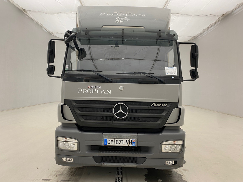 Mercedes-Benz Axor 1833* - Kravas automašīna ar slēgto virsbūvi: foto 2 Mercedes-Benz Axor 1833* - Kravas automašīna ar slēgto virsbūvi: foto 2