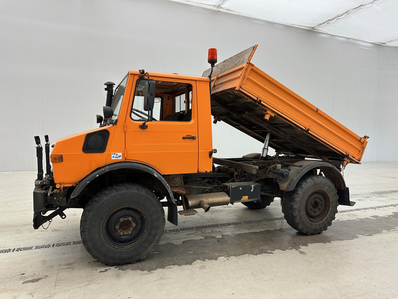 Mercedes-Benz Unimog U427 - 4x4 - Kravas automašīna pašizgāzējs: foto 4 Mercedes-Benz Unimog U427 - 4x4 - Kravas automašīna pašizgāzējs: foto 4