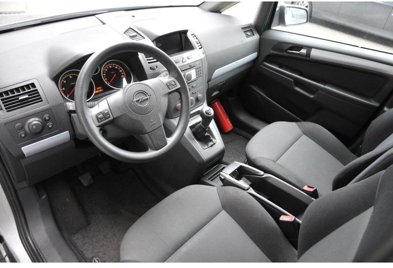 Opel Zafira - Vieglā automašīna: foto 5 Opel Zafira - Vieglā automašīna: foto 5