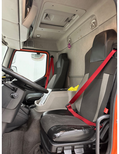 Kravas automašīna refrižerators Renault D12.210: foto 10 Kravas automašīna refrižerators Renault D12.210: foto 10