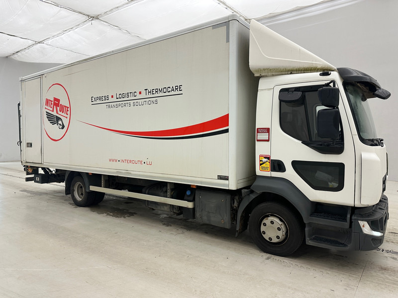 Renault D12 - Kravas automašīna ar slēgto virsbūvi: foto 4 Renault D12 - Kravas automašīna ar slēgto virsbūvi: foto 4