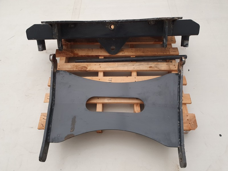 Scania G-Serie DIN-plaat DIN-plaat SCANIA G-Serie Bumper zout strooimachine - Rezerves daļa: foto 4 Scania G-Serie DIN-plaat DIN-plaat SCANIA G-Serie Bumper zout strooimachine - Rezerves daļa: foto 4