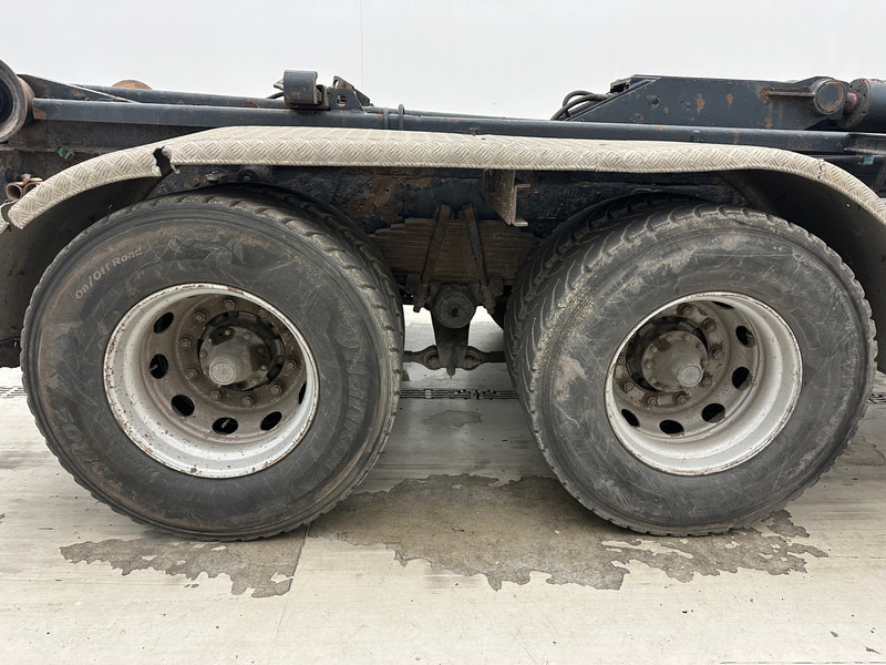 Scania R124.420 - 6x4 - Pacēlājs ar āķi: foto 4 Scania R124.420 - 6x4 - Pacēlājs ar āķi: foto 4
