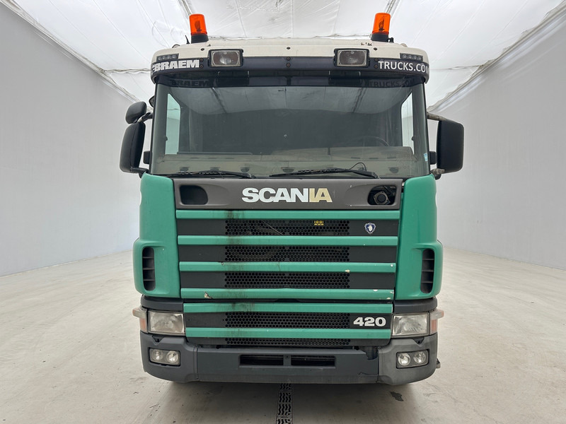 Scania R124.420 - 6x4 - Pacēlājs ar āķi: foto 2 Scania R124.420 - 6x4 - Pacēlājs ar āķi: foto 2