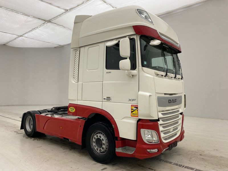 DAF XF105.530 Super Space Cab - Vilcējs: foto 3 DAF XF105.530 Super Space Cab - Vilcējs: foto 3