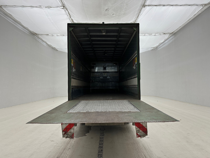 Volvo FE 300 - 6x2 - Kravas automašīna ar slēgto virsbūvi: foto 4 Volvo FE 300 - 6x2 - Kravas automašīna ar slēgto virsbūvi: foto 4