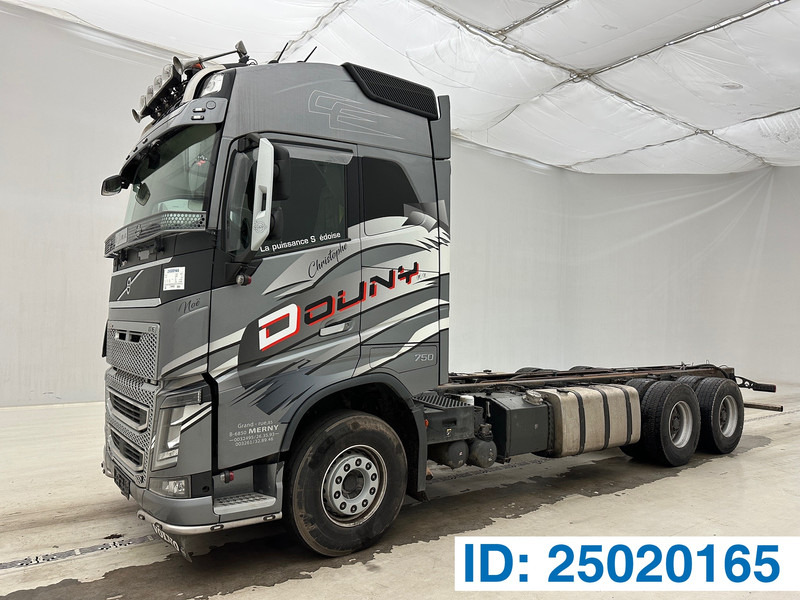 Volvo FH 750 - 6x4 - Šasija kravas automašīna: foto 1 Volvo FH 750 - 6x4 - Šasija kravas automašīna: foto 1