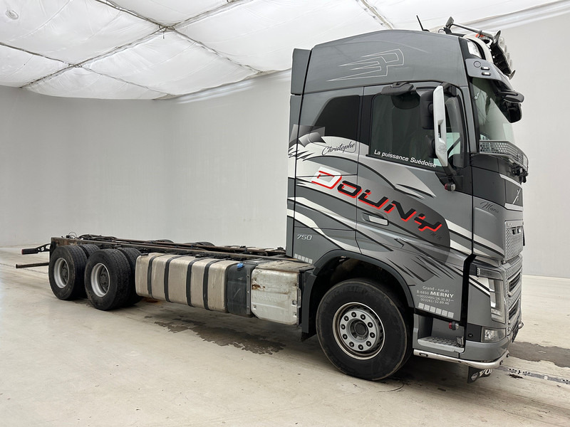Volvo FH 750 - 6x4 - Šasija kravas automašīna: foto 3 Volvo FH 750 - 6x4 - Šasija kravas automašīna: foto 3