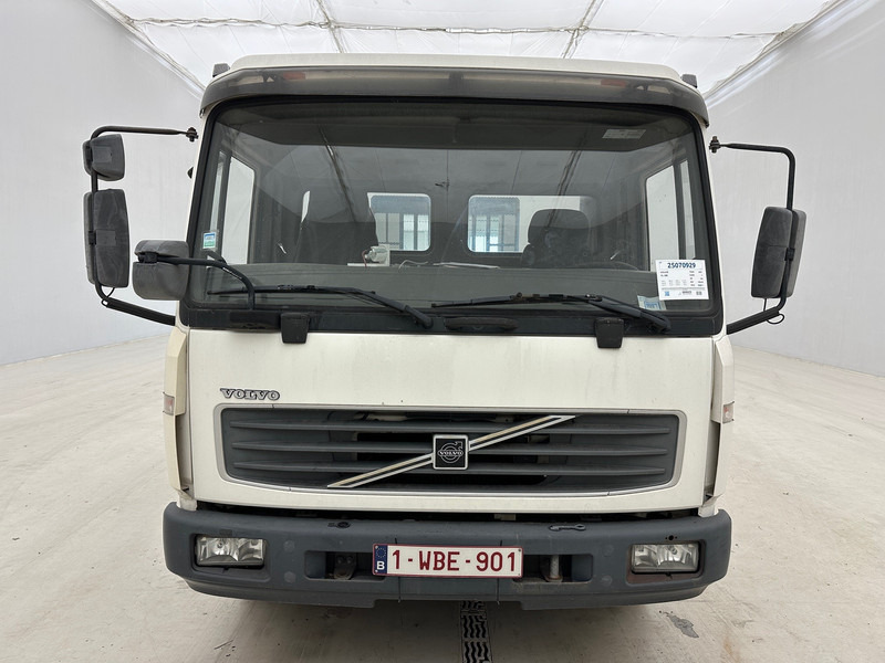 Volvo FL 180 - Kravas automašīna pašizgāzējs: foto 2 Volvo FL 180 - Kravas automašīna pašizgāzējs: foto 2
