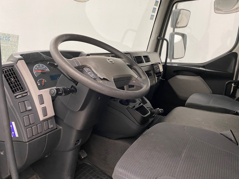 Kravas automašīna ar slēgto virsbūvi Volvo FL 240: foto 9