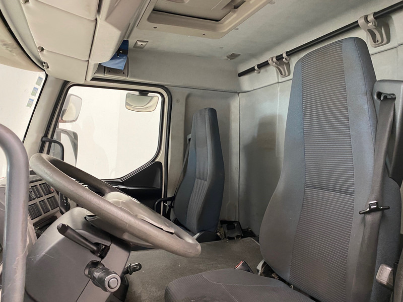 Kravas automašīna ar slēgto virsbūvi Volvo FL 240: foto 10