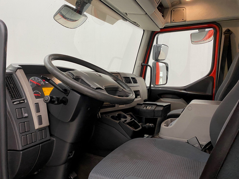 Kravas automašīna ar slēgto virsbūvi Volvo FL 240: foto 7