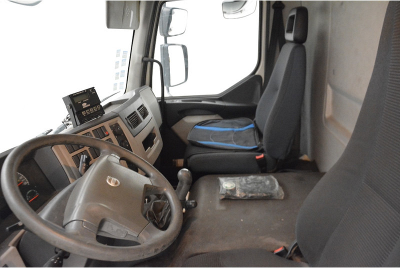 Interior photo 2: Kravas automašīna refrižerators Volvo FL 240 Interior photo 2: Kravas automašīna refrižerators Volvo FL 240