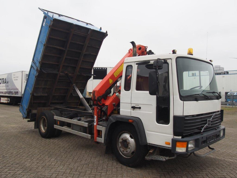 Volvo FL6.180 - Kravas automašīna pašizgāzējs, Kravas auto ar manipulatoru: foto 3 Volvo FL6.180 - Kravas automašīna pašizgāzējs, Kravas auto ar manipulatoru: foto 3