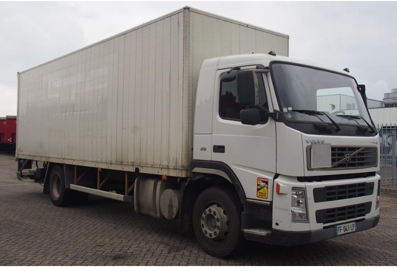 Volvo FM9.260 - Kravas automašīna ar slēgto virsbūvi: foto 3 Volvo FM9.260 - Kravas automašīna ar slēgto virsbūvi: foto 3
