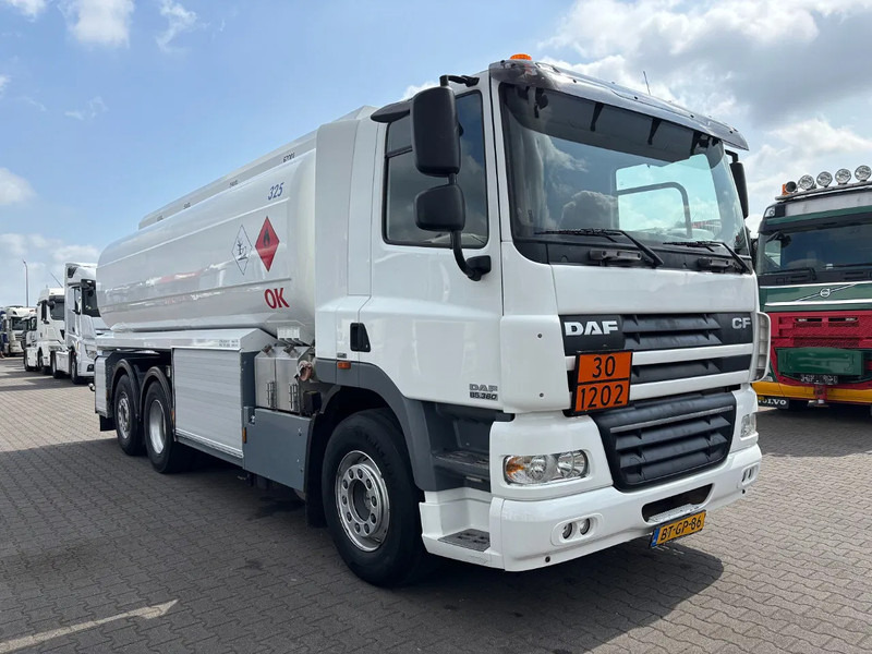 DAF CF 85.360 6X2 Euro 5 21300 Liter Fueltank - Autocisterna: foto 2 DAF CF 85.360 6X2 Euro 5 21300 Liter Fueltank - Autocisterna: foto 2