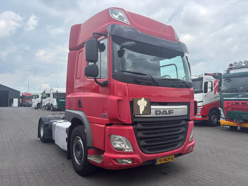 DAF CF 460 Spacecab Euro 6 - Vilcējs: foto 2 DAF CF 460 Spacecab Euro 6 - Vilcējs: foto 2