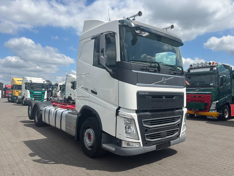Volvo FH 500 6X2 Euro 6 - Šasija kravas automašīna: foto 2 Volvo FH 500 6X2 Euro 6 - Šasija kravas automašīna: foto 2