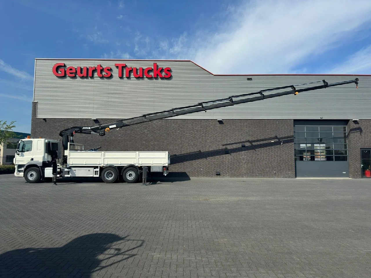 DAF CF 330 6X2 MKG HLK 341 SHP A8 KRAAN/KRAN/CANE/GR - Kravas auto ar manipulatoru: foto 4 DAF CF 330 6X2 MKG HLK 341 SHP A8 KRAAN/KRAN/CANE/GR - Kravas auto ar manipulatoru: foto 4