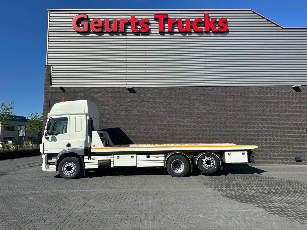 DAF CF 410 6X2 M4SN3 OPRIJWAGEN / MACHINE TRANSPORTE - Autovedējs: foto 1 DAF CF 410 6X2 M4SN3 OPRIJWAGEN / MACHINE TRANSPORTE - Autovedējs: foto 1