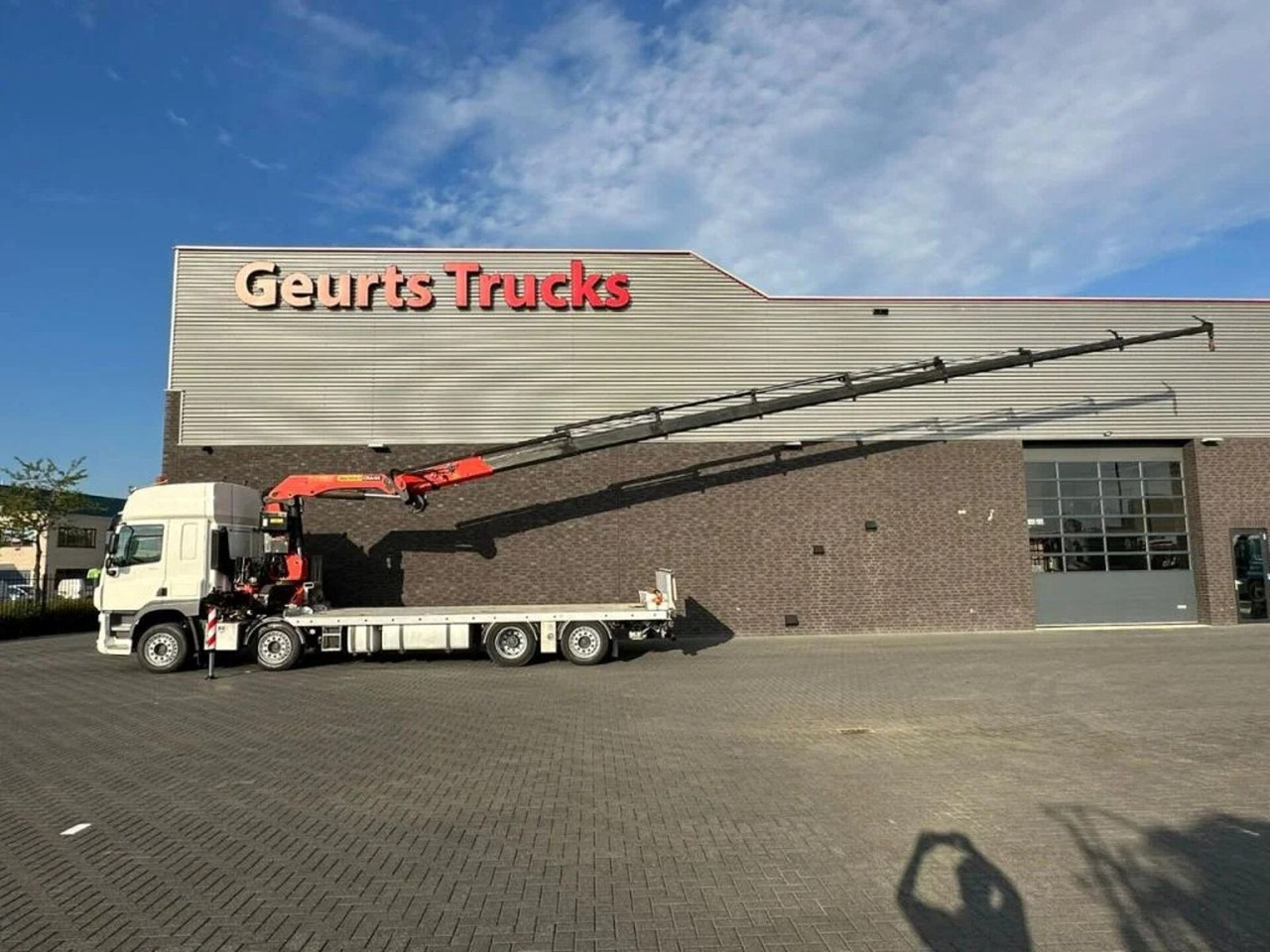 DAF CF 450 8X2 OPRIJWAGEN/MACHINE TRANSPORTER + PALF - Kravas auto ar manipulatoru: foto 2 DAF CF 450 8X2 OPRIJWAGEN/MACHINE TRANSPORTER + PALF - Kravas auto ar manipulatoru: foto 2