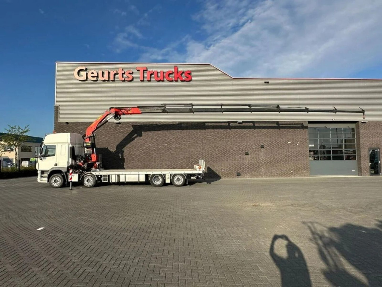 DAF CF 450 8X2 OPRIJWAGEN/MACHINE TRANSPORTER + PALF - Kravas auto ar manipulatoru: foto 1 DAF CF 450 8X2 OPRIJWAGEN/MACHINE TRANSPORTER + PALF - Kravas auto ar manipulatoru: foto 1
