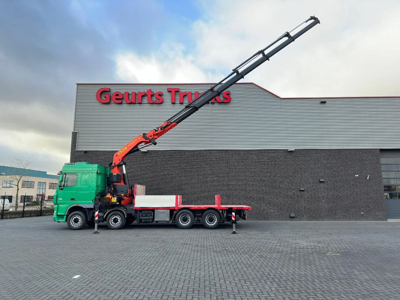 DAF XF 105.510 8X4 + PALFINGER PK 65002-SH E POWER L - Kravas auto ar manipulatoru: foto 3 DAF XF 105.510 8X4 + PALFINGER PK 65002-SH E POWER L - Kravas auto ar manipulatoru: foto 3