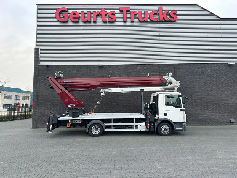 MAN TGL 7.180 4X2 BB BOCKER AK37/4000 + JIB MONTAGEKRAN/DACHDECKERKRAN/ROOFCRANE/KRAAN/KRAN/GRUA - Kravas auto ar manipulatoru: foto 2 MAN TGL 7.180 4X2 BB BOCKER AK37/4000 + JIB MONTAGEKRAN/DACHDECKERKRAN/ROOFCRANE/KRAAN/KRAN/GRUA - Kravas auto ar manipulatoru: foto 2