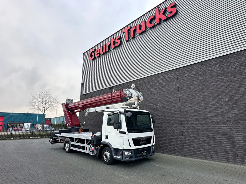 MAN TGL 7.180 4X2 BB BOCKER AK37/4000 + JIB MONTAGEKRAN/DACHDECKERKRAN/ROOFCRANE/KRAAN/KRAN/GRUA - Kravas auto ar manipulatoru: foto 5 MAN TGL 7.180 4X2 BB BOCKER AK37/4000 + JIB MONTAGEKRAN/DACHDECKERKRAN/ROOFCRANE/KRAAN/KRAN/GRUA - Kravas auto ar manipulatoru: foto 5