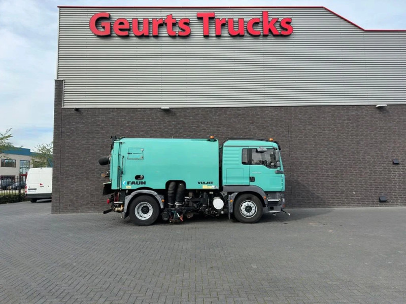 MAN TGM 18.240 4X2 + FAUN VIAJET 6R/HS SWEEPING TRUCK/ KEHRMASCHINE/VEEGWAGEN/FAHRBAHNREINIGER - Ielu tīrīšanas mašīna: foto 4 MAN TGM 18.240 4X2 + FAUN VIAJET 6R/HS SWEEPING TRUCK/ KEHRMASCHINE/VEEGWAGEN/FAHRBAHNREINIGER - Ielu tīrīšanas mašīna: foto 4