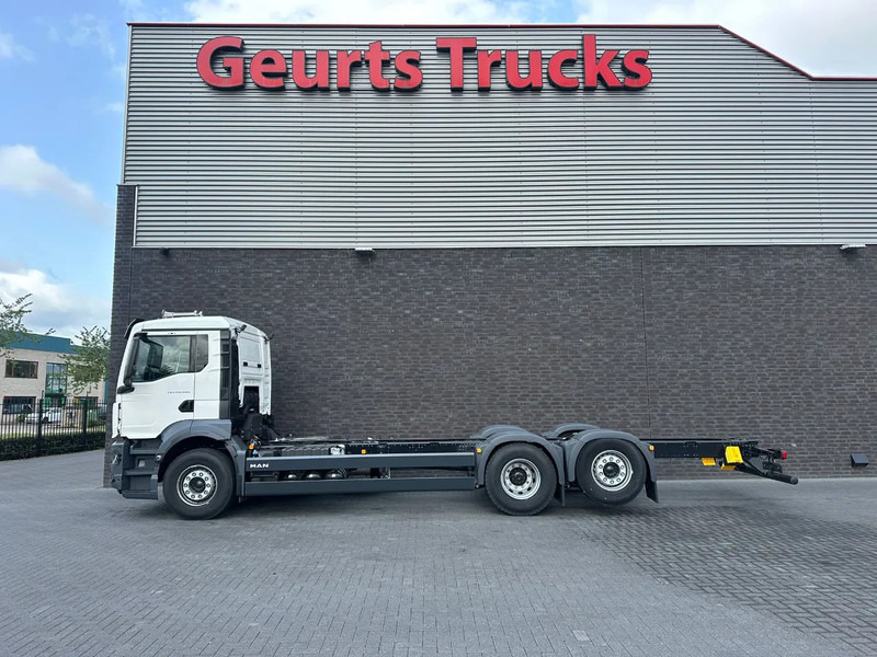 MAN TGS 26.480 6X2-4 BL CHASSIS CABINE (NIEUW) - Šasija kravas automašīna: foto 1 MAN TGS 26.480 6X2-4 BL CHASSIS CABINE (NIEUW) - Šasija kravas automašīna: foto 1