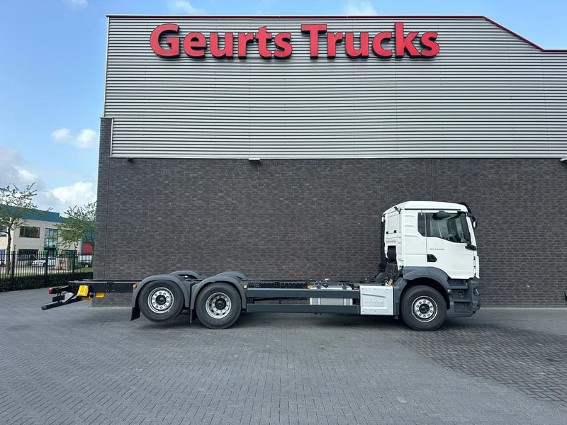 MAN TGS 26.480 6X2-4 BL CHASSIS CABINE (NIEUW) - Šasija kravas automašīna: foto 4 MAN TGS 26.480 6X2-4 BL CHASSIS CABINE (NIEUW) - Šasija kravas automašīna: foto 4