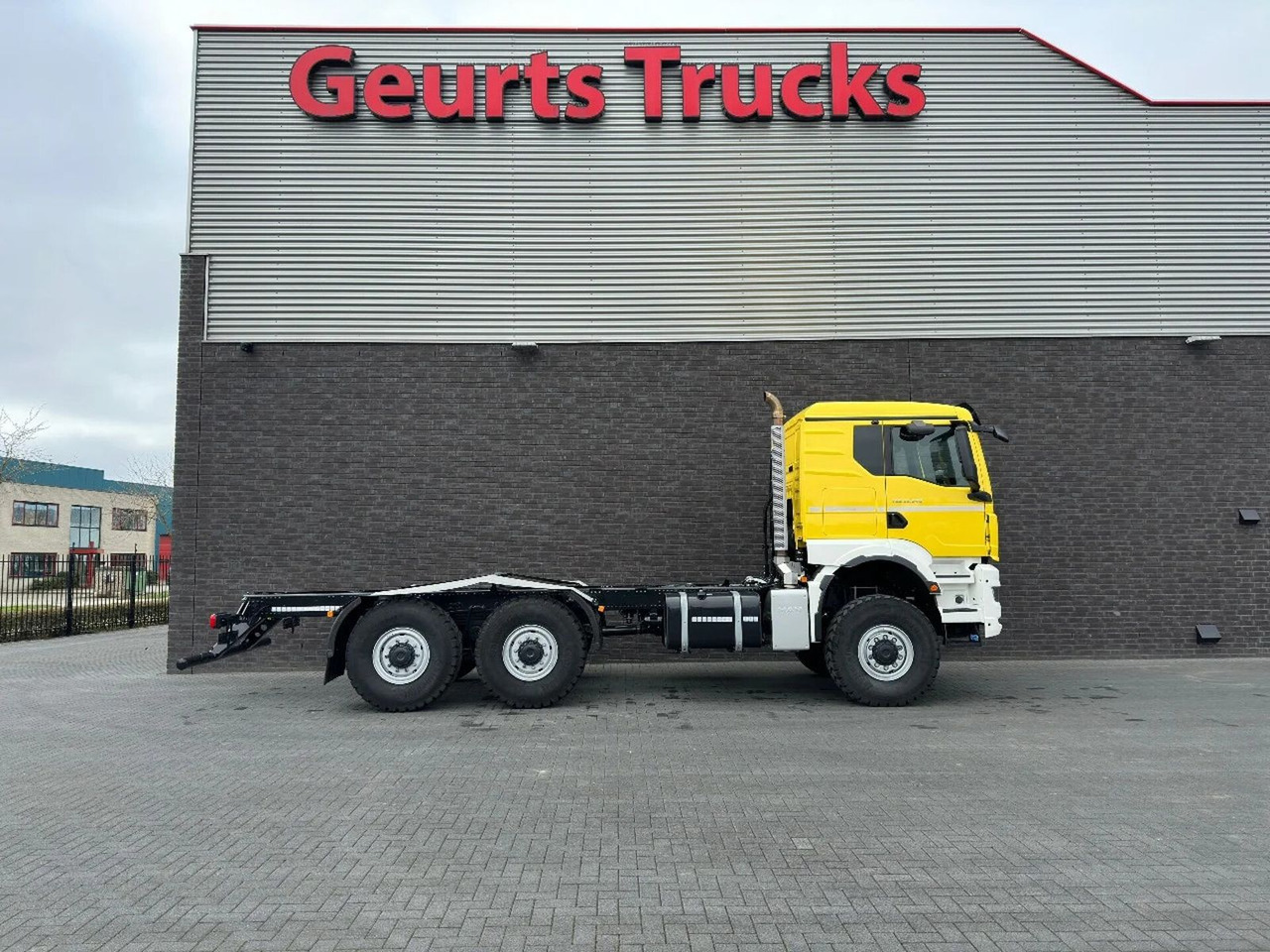 MAN TGS 33.540 6X6 BB CH HEAVY DUTY CHASSIS CABINE/N - Šasija kravas automašīna: foto 4 MAN TGS 33.540 6X6 BB CH HEAVY DUTY CHASSIS CABINE/N - Šasija kravas automašīna: foto 4