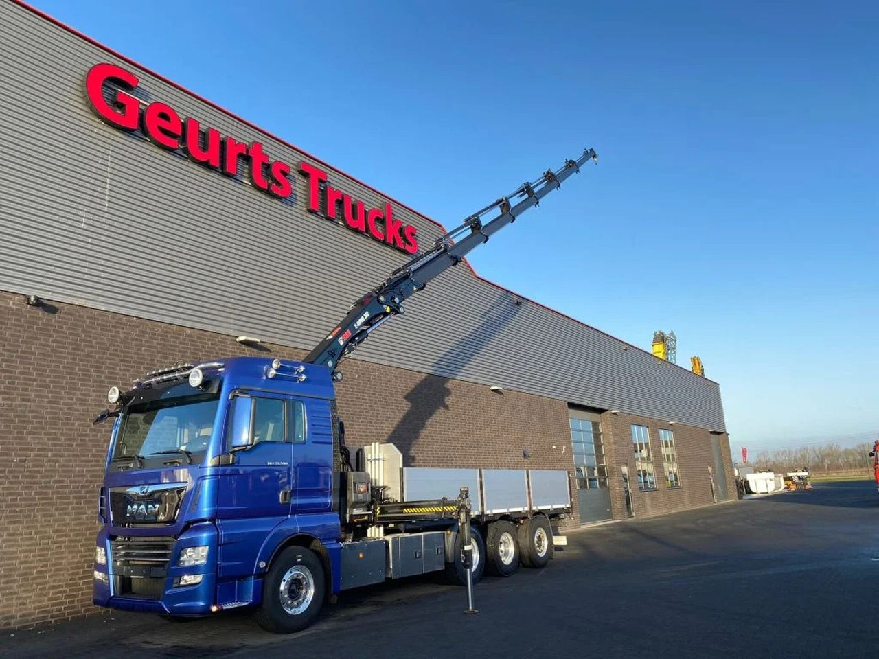 MAN TGX 35.500 8X4 TRIDEM + HIAB X-HIPRO 302 E-7 KRA - Kravas auto ar manipulatoru: foto 4 MAN TGX 35.500 8X4 TRIDEM + HIAB X-HIPRO 302 E-7 KRA - Kravas auto ar manipulatoru: foto 4
