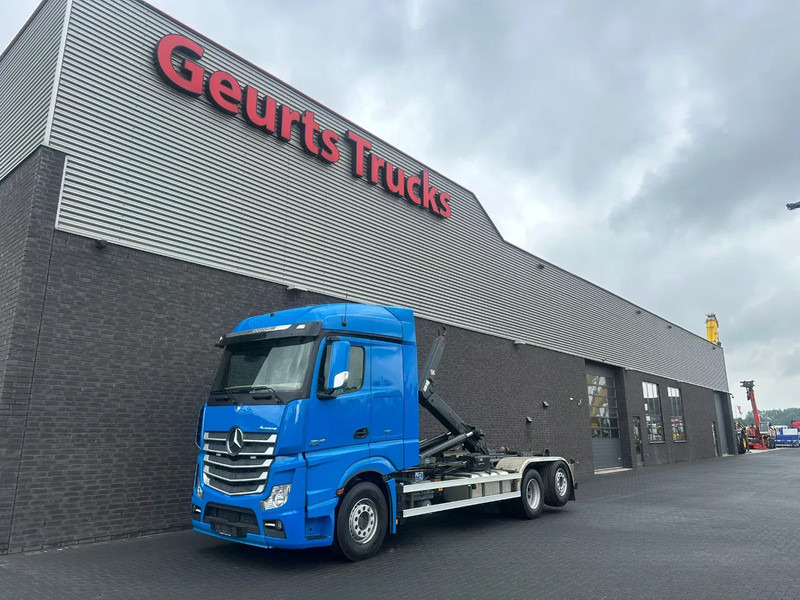 Mercedes-Benz Actros 2545 6X2 MET HIAB MULTILIFT XR21S61 HAAKARMSYSTEEM / ABROLLKIPPER / HOOKLIFT - Pacēlājs ar āķi: foto 2 Mercedes-Benz Actros 2545 6X2 MET HIAB MULTILIFT XR21S61 HAAKARMSYSTEEM / ABROLLKIPPER / HOOKLIFT - Pacēlājs ar āķi: foto 2