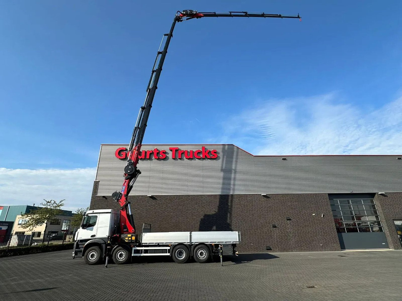 Mercedes-Benz Arocs 3251 8X2 + HMF 7020-K7 FJ 1400-K6 KRAAN/KR - Kravas auto ar manipulatoru: foto 4 Mercedes-Benz Arocs 3251 8X2 + HMF 7020-K7 FJ 1400-K6 KRAAN/KR - Kravas auto ar manipulatoru: foto 4