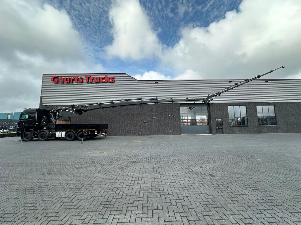 Mercedes-Benz Arocs 3251 8X4 + HIAB 1058 E-8 + JIB 150X-6 JDC - Kravas auto ar manipulatoru: foto 3 Mercedes-Benz Arocs 3251 8X4 + HIAB 1058 E-8 + JIB 150X-6 JDC - Kravas auto ar manipulatoru: foto 3